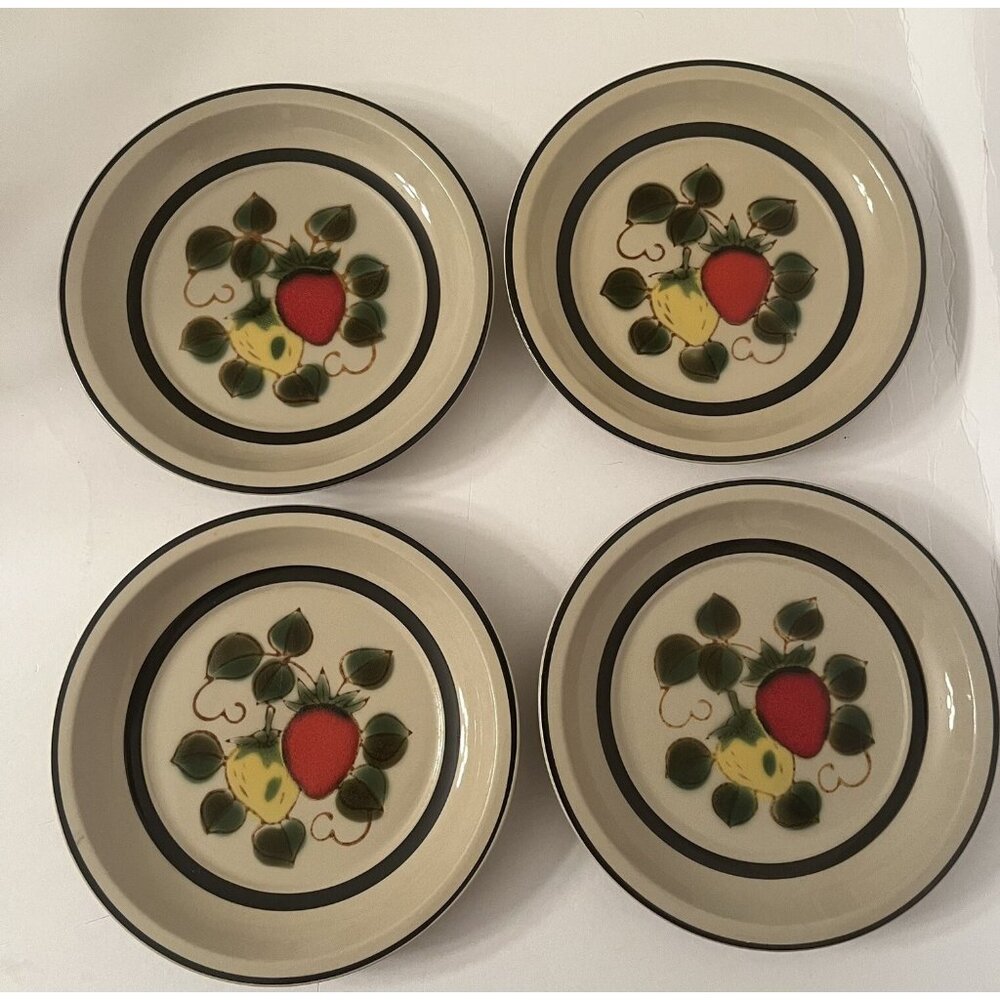 Strawberries Stoneware Japan 4 Plates Sears 4112 Replacement 7.5" VTG 70s